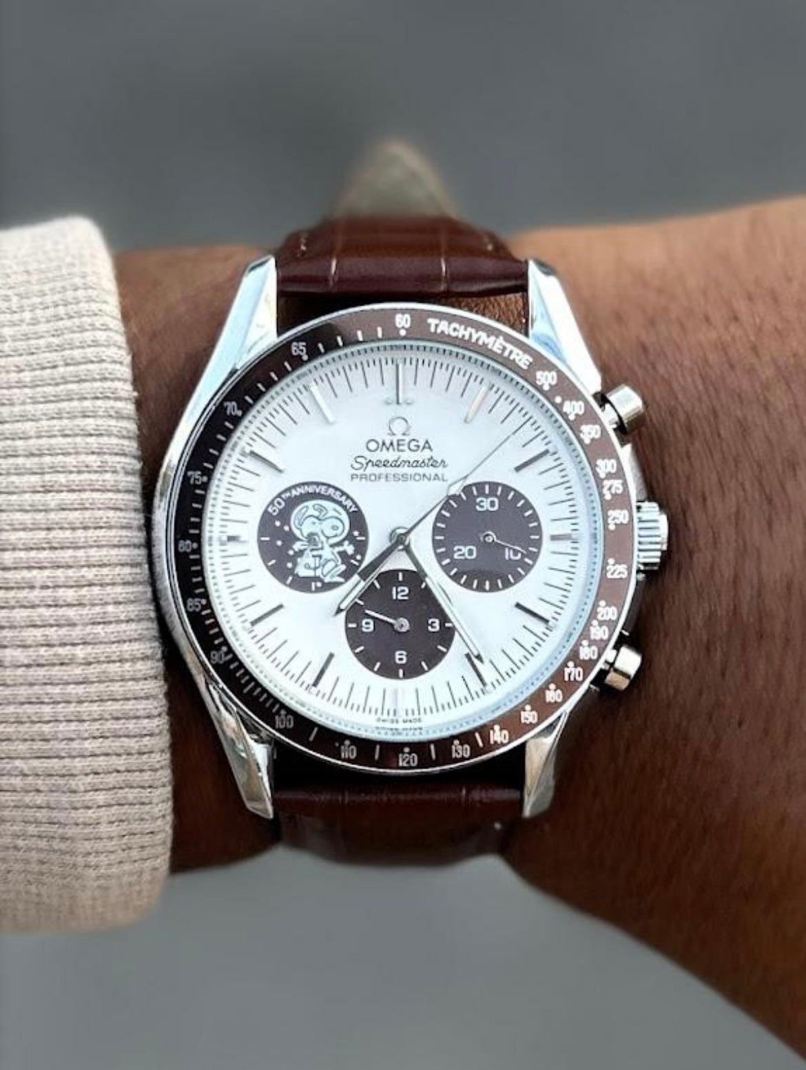 Relógio Omega Speedmaster Professional Snoopy 50 Anos